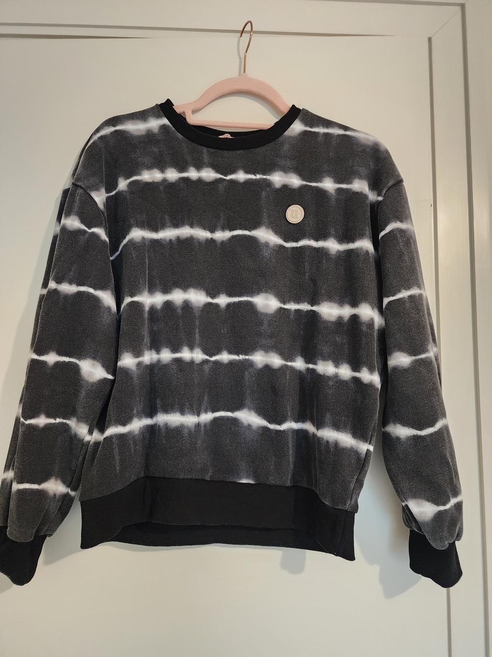 Women's Black & White Tie-Dye Crewneck Sweater